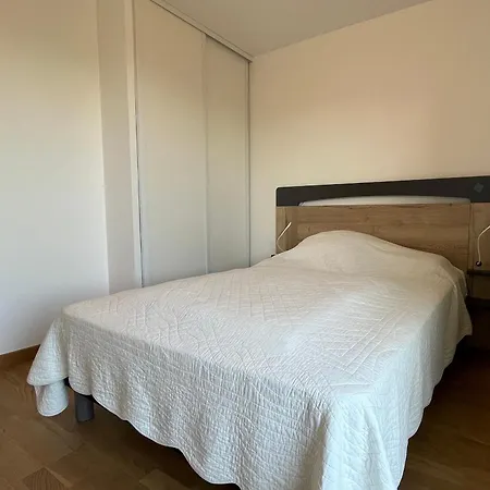 Cosy Avec Jardin Et Parking A - Fr-1-498-105